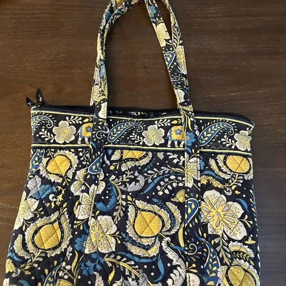 Vera Bradley, Tote in Retired Ellie Blue - Picture 12 of 12